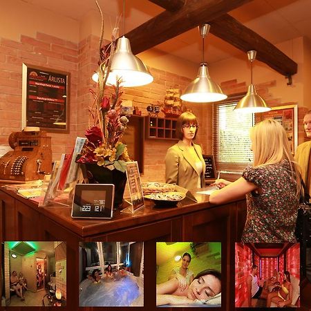 ペーチ Napraforgo Wellness Haz Es Panzio Bed & Breakfast エクステリア 写真