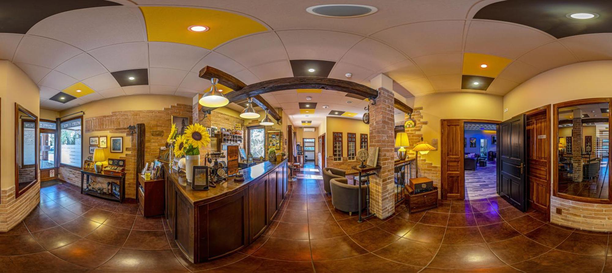 ペーチ Napraforgo Wellness Haz Es Panzio Bed & Breakfast エクステリア 写真