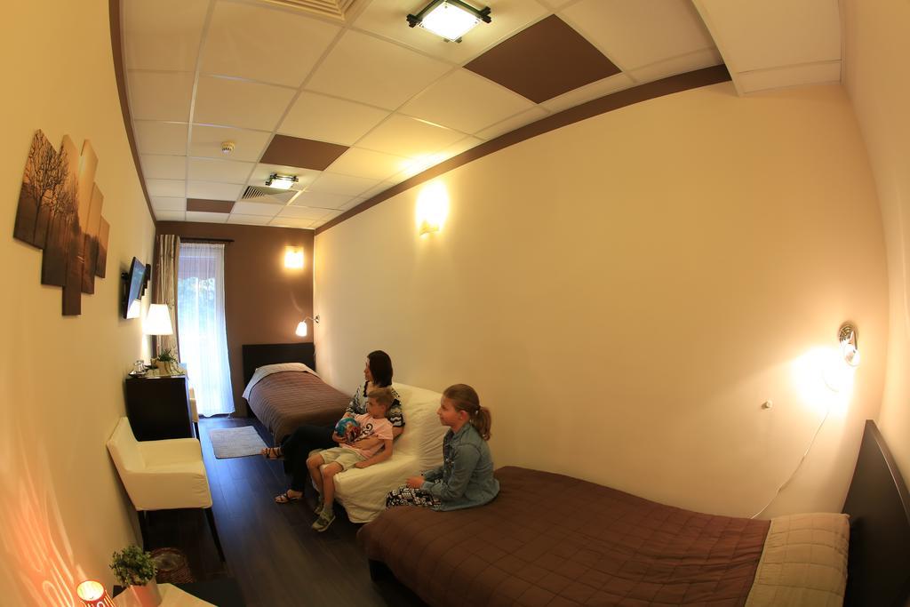 ペーチ Napraforgo Wellness Haz Es Panzio Bed & Breakfast エクステリア 写真