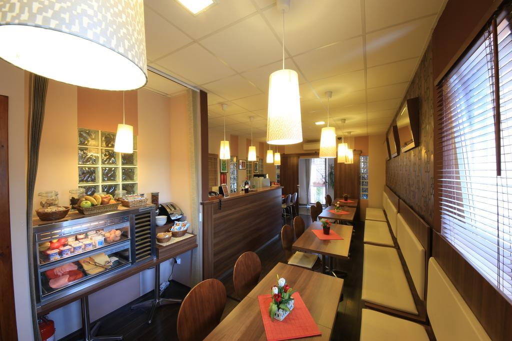 ペーチ Napraforgo Wellness Haz Es Panzio Bed & Breakfast エクステリア 写真
